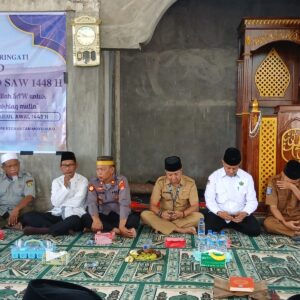 Hadiri Peringatan Maulid Nabi, Kapolsek Moyo Hulu Pererat Silaturahmi dan Sinergi Kamtibmas di Desa Sempek