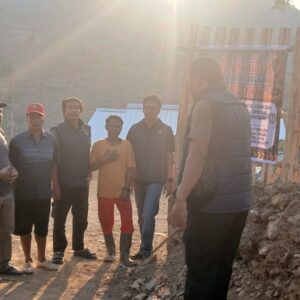 Cegah Tambang Ilegal, Sat Reskrim Polres Bima Kota Pasang Spanduk dan Imbau Penambang