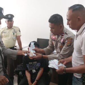 Polsek Bolo Amankan Terduga Pelaku Penipuan Emas Yang Merugikan Pegadaian Hingga Ratusan Juta Rupiah