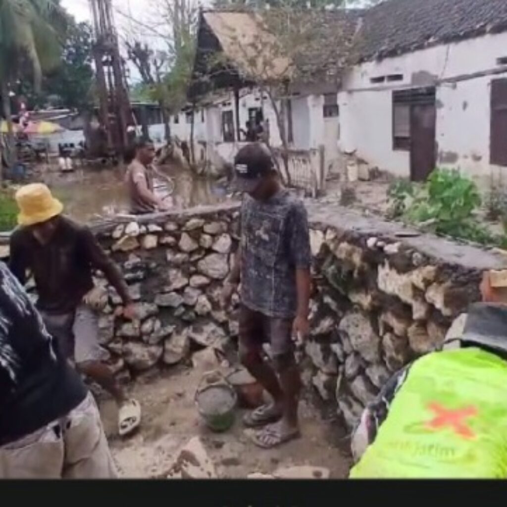 Bukti Konkret Polri Hadir di Tengah Masyarakat, Polres Bima Kota Sediakan Air Bersih