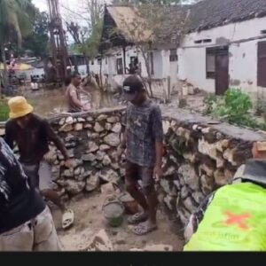 Bukti Konkret Polri Hadir di Tengah Masyarakat, Polres Bima Kota Sediakan Air Bersih