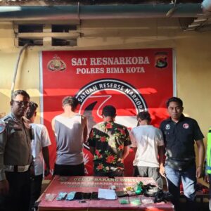 Tak Pakai Helm, Dua Pemuda Diamankan, Polisi Temukan 313 Butir Ekstasi