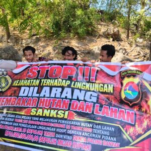 Edukasi Masyarakat Cegah Karhutla, Satbinmas Polres Bima Kabupaten Menggelar Sosialisasi Secara Dor to dor