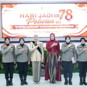 Tasyakuran Hari Jadi ke-78 Polwan, Kapolda NTB Beri Penghargaan untuk Personel Berprestasi