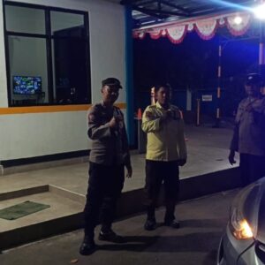 Ciptakan Harkamtibmas Aman, Polsek Labuan Badas Gelar Patroli Blue Light dan Sambangi Objek Vital