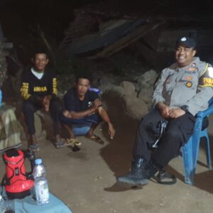 Patroli Strong Point Polsek Ambalawi Sambangi Sejumlah Titik Rawan Gangguan Kamtibmas