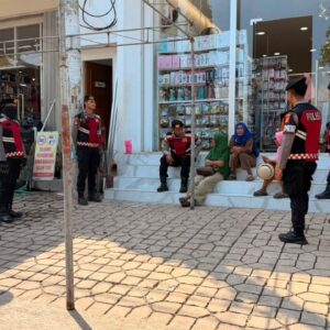 Patroli Dialogis Unit Turjawali Sat Samapta Polres Bima Kota Sosialisasikan Call Center 110