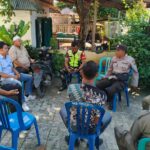 Kasubsektor Daru dan Bhabinkamtibmas Desa Sanolo Sambangi Warga Binaan Imbau Jaga Kamtibmas