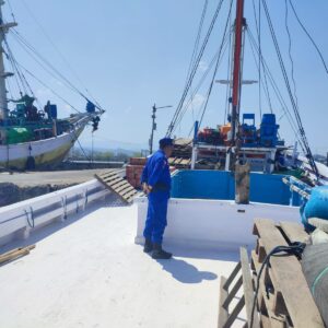 Sat Polairud Polres Bima Kota Laksanakan Pengecekan Bongkar Muat Barang di Pelabuhan
