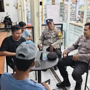 Melalui Patroli Dialogis, Polsek Sanggar Sambangi Warga dan Sampaikan Pesan Kamtibmas
