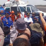 5. Angin 35 Knot Tak Halangi Helikopter Polri Evakuasi Jenazah Korban KM Virgo