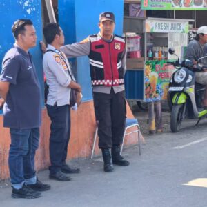 Patroli Dialogis di Pelabuhan Bangsal, Polsek Pemenang Pastikan Situasi Kamtibmas Kondusif