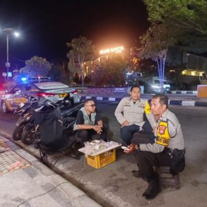 Cegah Gangguan Kamtibmas, Polsek Labuhan Badas Intensifkan Patroli Blue Light di Jalur Samota hingga Karang Dima