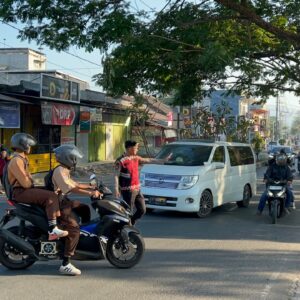 Personel BKO Polda NTB Bersama Sat Samapta Polres Bima Kota Laksanakan Gatur Pagi