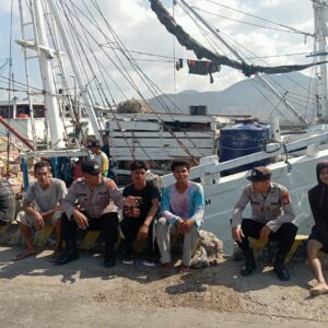 Polsek Kawasan Pelabuhan Laut Bima Gelar Patroli Rutin, Sasar Aktivitas Bongkar Muat