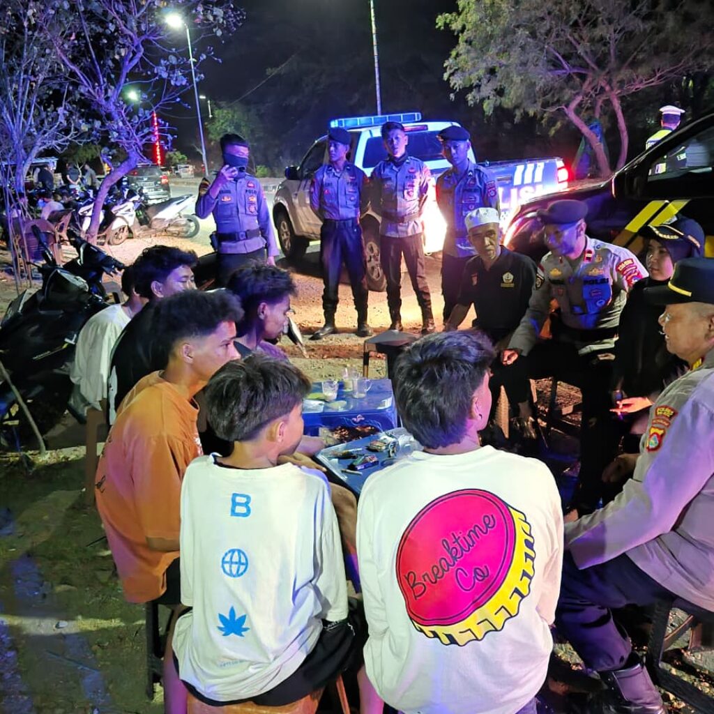Polres Bima Kota Gelar Patroli Strong Point Rinjani, Sampaikan Imbauan Kamtibmas kepada Masyarakat