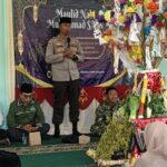 Kapolsek Moyo Hilir Hadiri Peringatan Maulid Nabi di SMPN 3 Moyo Hilir, Beri Pesan Tegas Jauhi Narkoba dan Kenalpot Brong