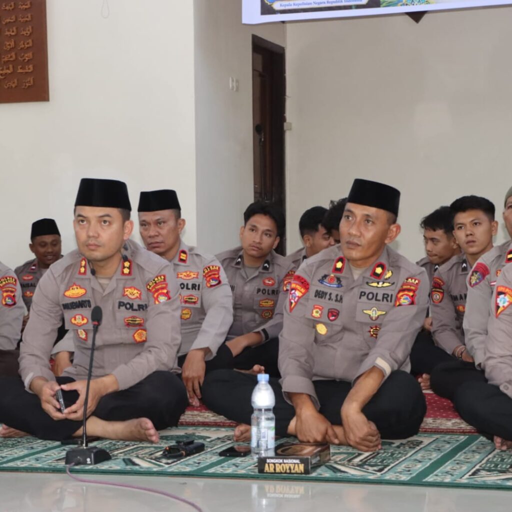 Perkuat Mental dan Spiritual Personel, Polres Bima Kota Ikuti Binroh Bersama Kapolri dan Gus Baha Secara Daring