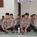 Perkuat Mental dan Spiritual Personel, Polres Bima Kota Ikuti Binroh Bersama Kapolri dan Gus Baha Secara Daring