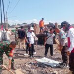 Polsek Woha Bersama TNI dan Masyarakat Gelar Gotong Royong Bersihkan Sampah di Pasar Tente