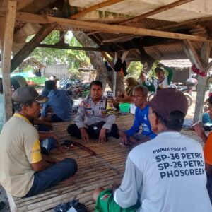 Bhabinkamtibmas Desa Gunung Malang Sambangi Warga, Sampaikan Himbauan Kamtibmas