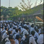 Bhabinkamtibmas dan Kanit Binmas Labuhan Haji Sosialisasikan SMA Kemala Taruna Bhayangkara di SMPN 1 Labuhan Haji