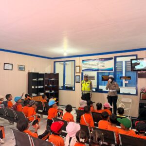 Polres Sumbawa Terima Kunjungan Edukatif Anak-Anak TK Paracendekia NW Sumbawa, Kenalkan Rambu Lalu Lintas Sejak Dini