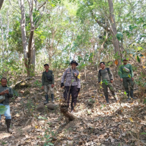 Antisipasi Kebakaran Hutan, Bhabinkamtibmas Polsek Batu Lanteh Bersama KSDA Gelar Apel dan Patroli Karhutla di Semongkat