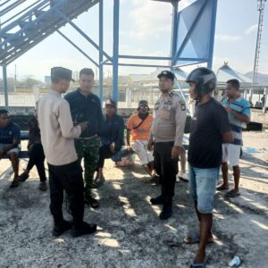 Polsek Kawasan Pelabuhan Laut Bima Sosialisasikan Layanan Call Center 110 kepada Masyarakat