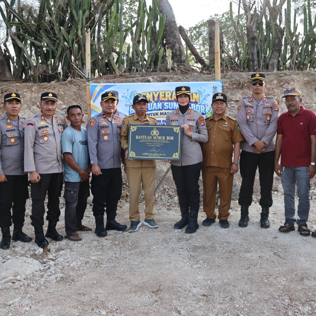 Wujud Nyata Kepedulian Polri, Kapolres Sumbawa Serahkan Bantuan Sumur Bor untuk Atasi Krisis Air Bersih di Dusun Omo