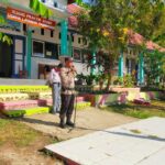 Jadi Irup Bendera di SMK I Monta, Bhabinkamtibmas Polsek Monta Ingatkan Pelajar Jauhi Narkoba dan Bijak Menggunakan Media Sosial