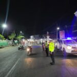 Blue Light Patrol dan Strong Point Malam, Sat Lantas Polres Dompu Jaga Kamseltibcarlantas di Sejumlah Ruas Jalan