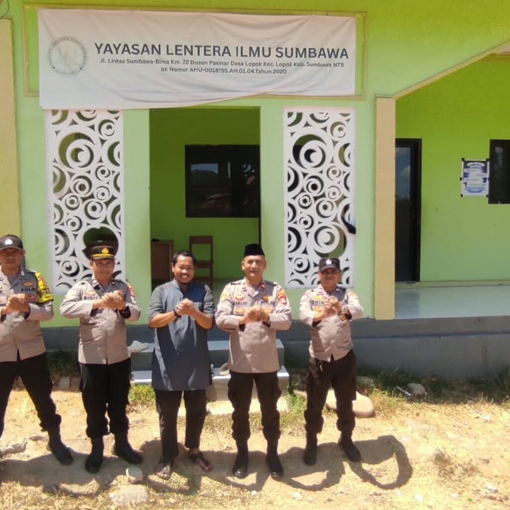 Perkuat Sinergi dan Deteksi Dini, Kapolsek Lape Sambangi Pengurus Ponpes Lentera Boarding School di Lopok