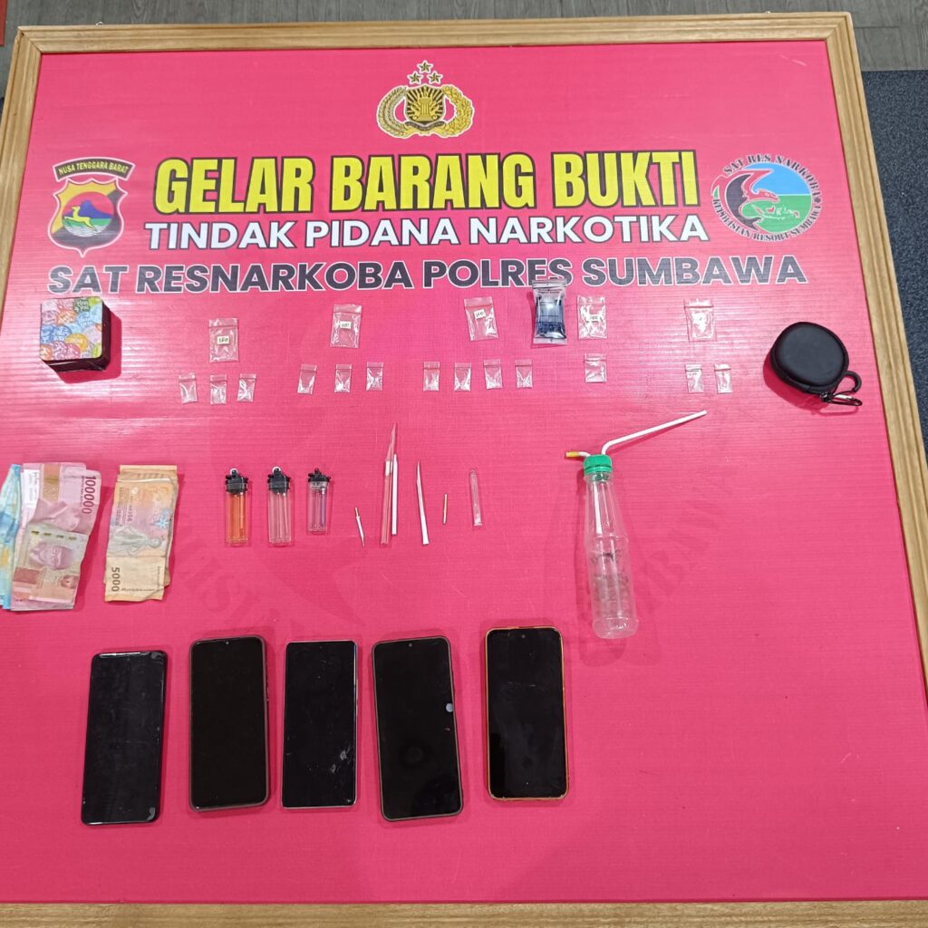 Kerap Edarkan Narkoba, Tim Opsnal Satresnarkoba Polres Sumbawa Amankan Dua Orang dan 13 Poket Sabu
