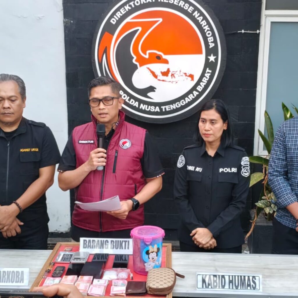Operasi Gabungan Polda NTB Gerebek Dugaan Sarang Narkoba di Mataram, Sabu 51,58 Gram Disita