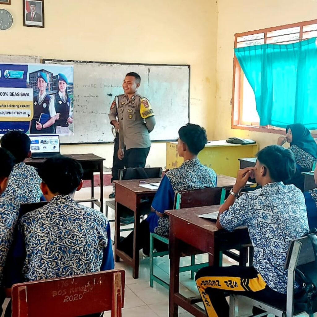 Jaring Pelajar Berprestasi, Polsek Alas Gelar Sosialisasi Penerimaan Siswa Baru SMA Kemala Taruna Bhayangkara di SMPN 1 Alas