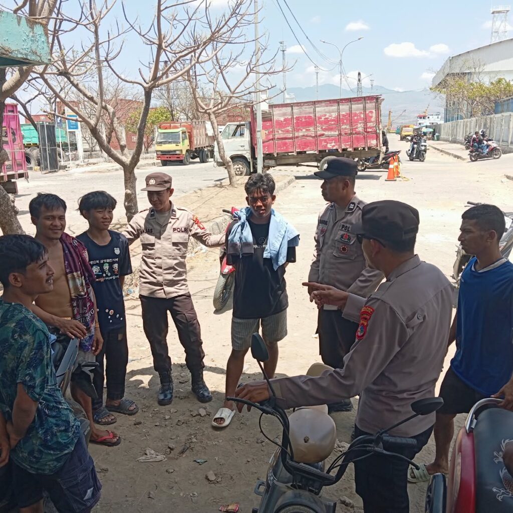 Jumat Curhat, Polsek Kawasan Pelabuhan Laut Bima Buka Ruang Aspirasi Masyarakat