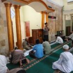 Perkuat Kemitraan dan Program Quick Wins Kapolri, Wakapolres Sumbawa Gelar Jumat Keliling di Masjid Al-Walliyy Kelurahan Bugis