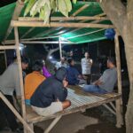 Bhabinkamtibmas Desa Mbuju Ajak Warga Manfaatkan Lahan Pekarangan untuk Dukung Ketahanan Pangan Keluarga