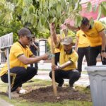 Kapolda NTB Tanam Pohon di Kejati, Ajak Masyarakat Bangun Kebiasaan Hijau