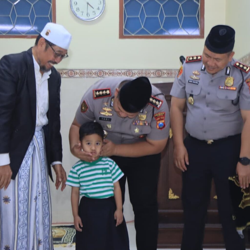 Lewat Program Subuh Keliling, Kapolresta Tuban Sosialisasi Call Center 110 hingga Bahaya Judi Online