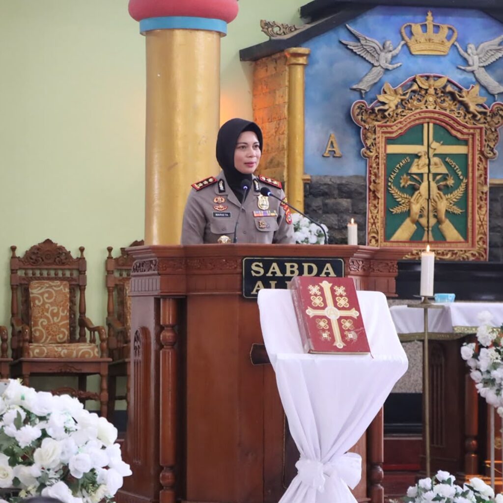 Perkuat Toleransi dan Sosialisasikan Kamseltibcarlantas, Kapolres Sumbawa Sambangi Gereja Katolik Sang Penebus