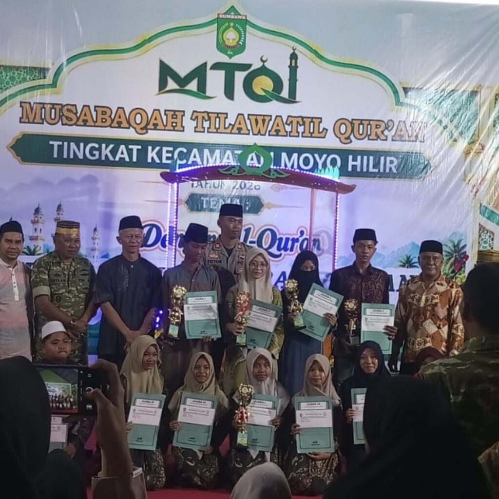 Tutup Resmi MTQH ke-I Tingkat Kecamatan Moyo Hilir, Kapolsek Hadiri Pengamanan Penutupan Ajang Syiar Islam