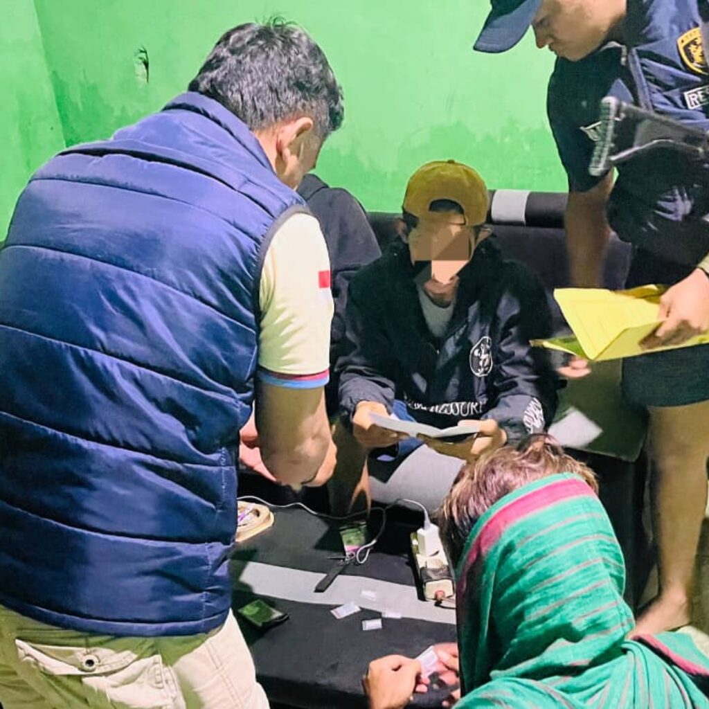 Tim Opsnal Polsek Wawo Amankan Terduga Penyalahgunaan Narkotika, 8 Klip Diduga Sabu Disita