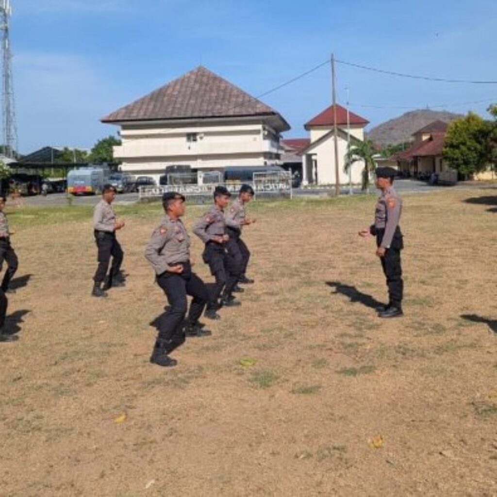 Tingkatkan Kesiapan Personel, Sat Samapta Polres Sumbawa Barat Gelar Latihan Bela Diri