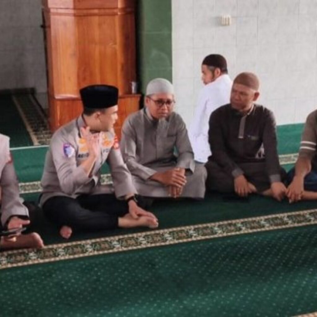 Kapolres Sumbawa Barat Gelar Jumat Keliling, Ajak Masyarakat Jaga Kamtibmas dan Berantas Narkoba